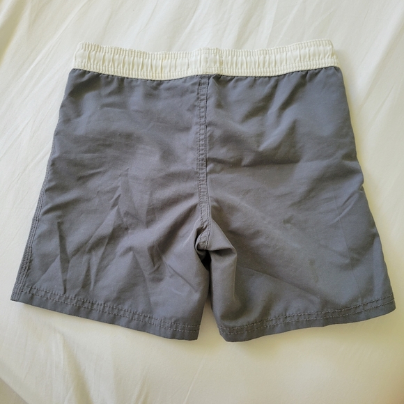 4/$20 Old Navy Boys Swim Shorts Size 6 7 Small Gray Drawstring Shorter Length - Picture 2 of 5